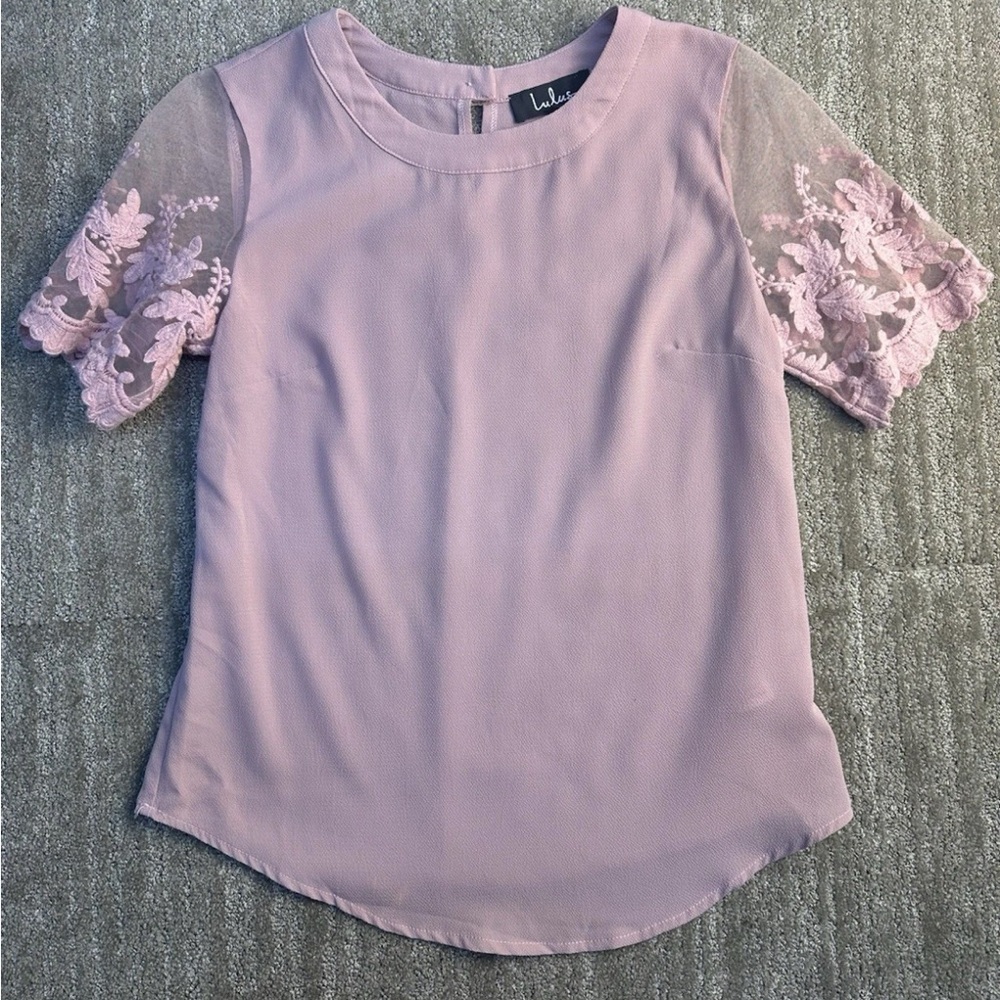 Lulu's Blush Embellished Short Sleeve Blouse XS (2.9)‎